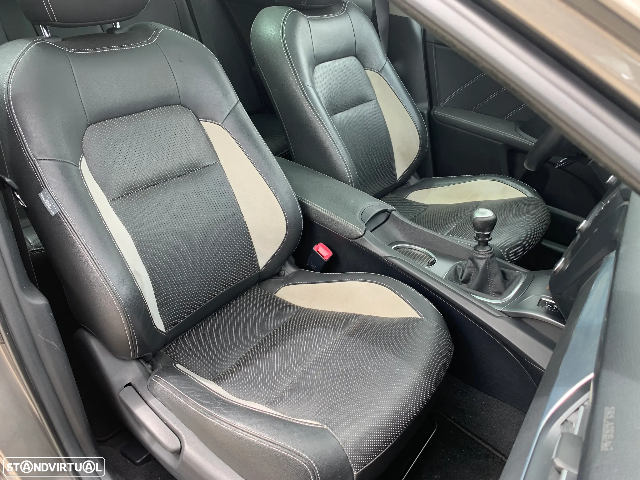 Toyota Avensis Touring Sports 2.0 D-4D Edition S+ - 11