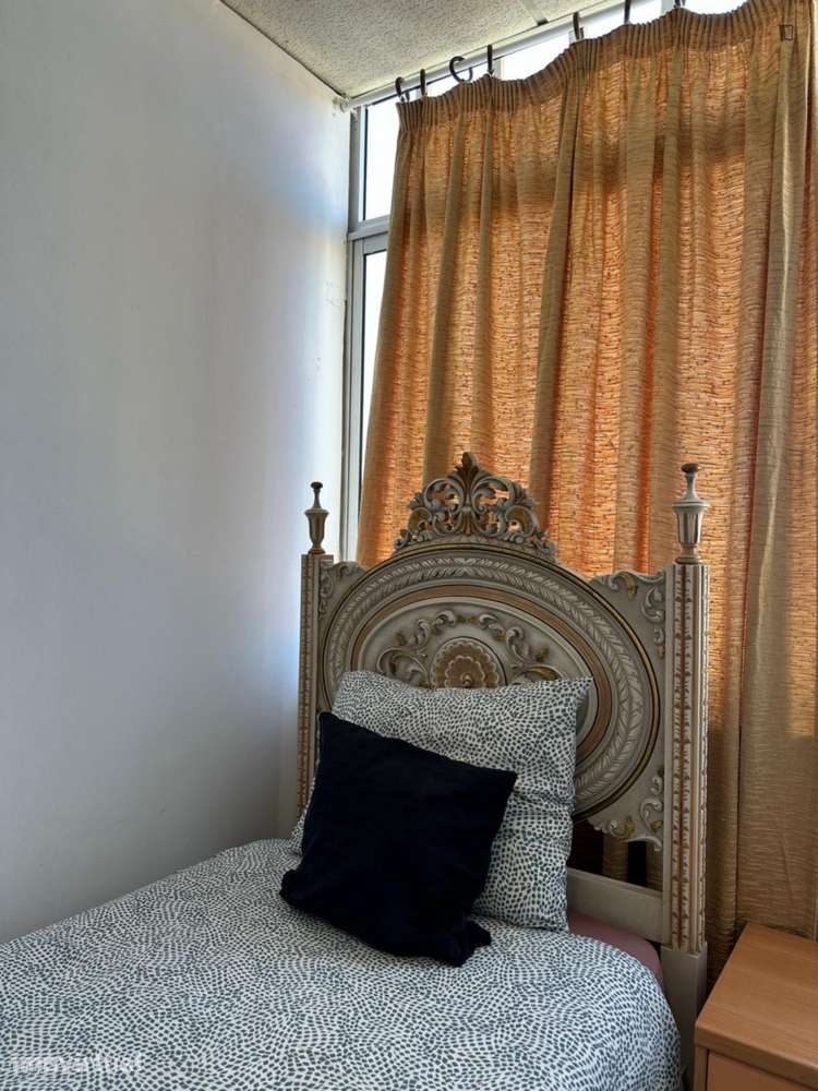 Quarto - localizado em Lisbon - Grande imagem: 4/17