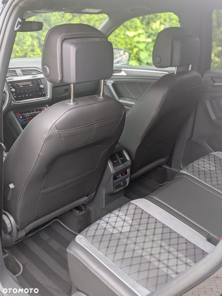 Volkswagen Tiguan 2.0 TDI SCR 4MotION DSG R-Line - 14