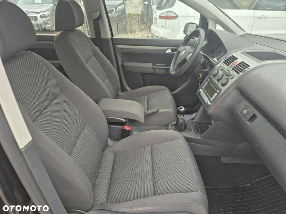 Volkswagen Touran - 13