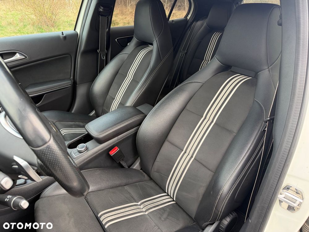 Mercedes-Benz GLA 180 7G-DCT UrbanStyle Edition - 18