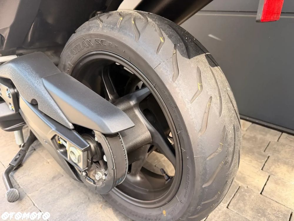 Yamaha Tmax - 7