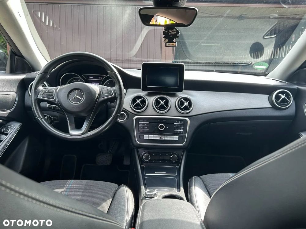 Mercedes-Benz CLA 180 d 7G-DCT - 9