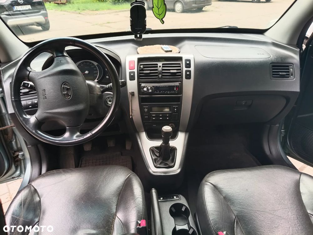 Hyundai Tucson 2.0 Comfort 2WD - 10