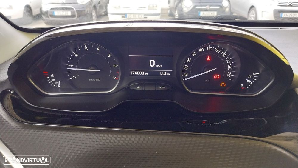 Peugeot 208 1.2 PureTech Active - 8