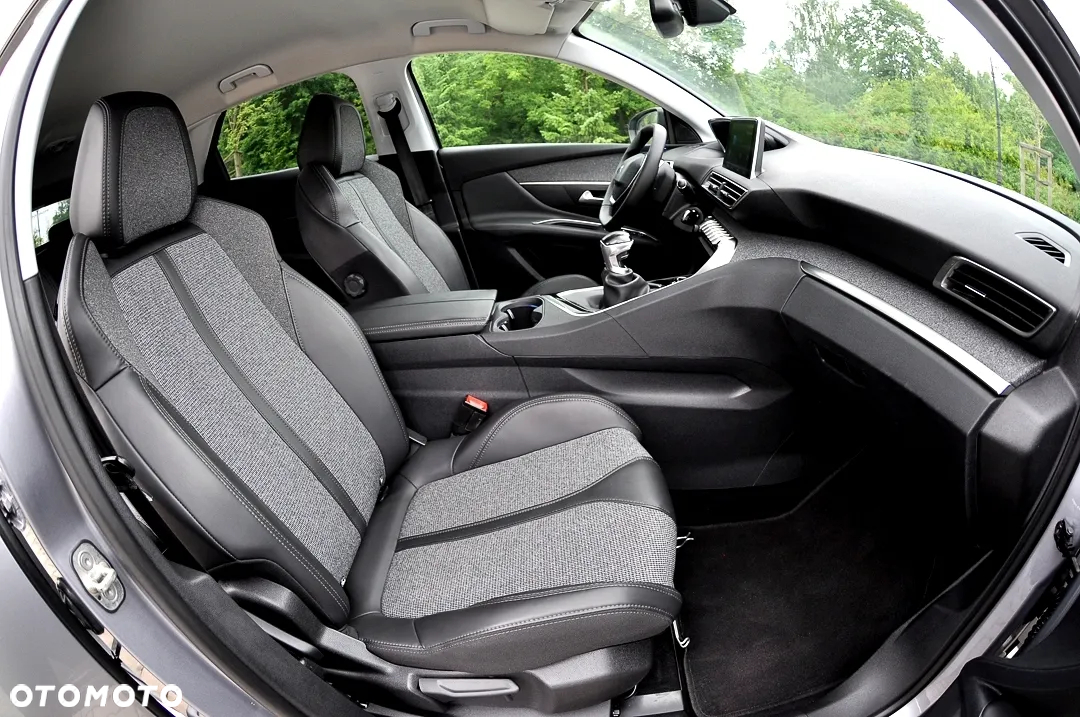 Peugeot 3008 1.2 PureTech Allure S&S - 19