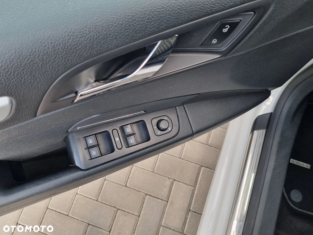 Skoda Superb 2.0 TDI Elegance - 28