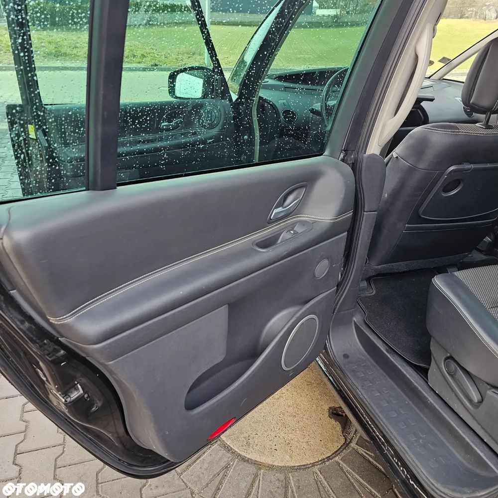 Renault Grand Espace 2.0 dCi FAP Navitech - 11