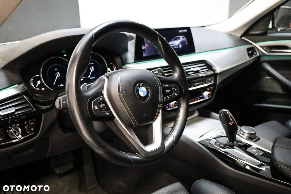 BMW Seria 5 520d xDrive Sport Line sport - 13