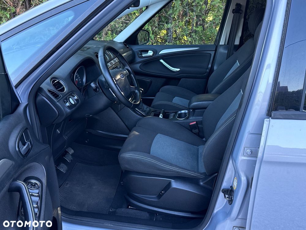 Ford S-Max - 8