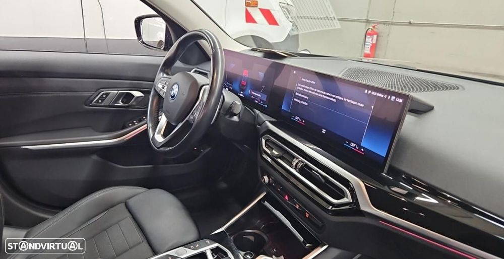BMW 330 e xDrive Aut. - 4