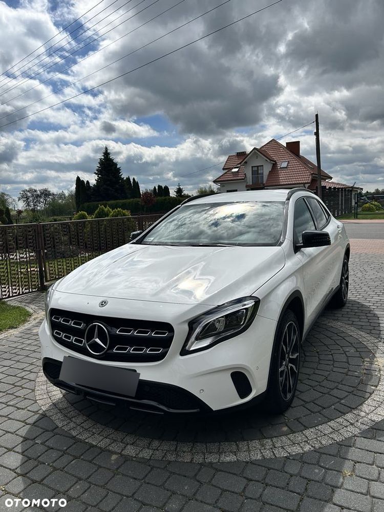 Mercedes-Benz GLA 220 4-Matic AMG Line - 1