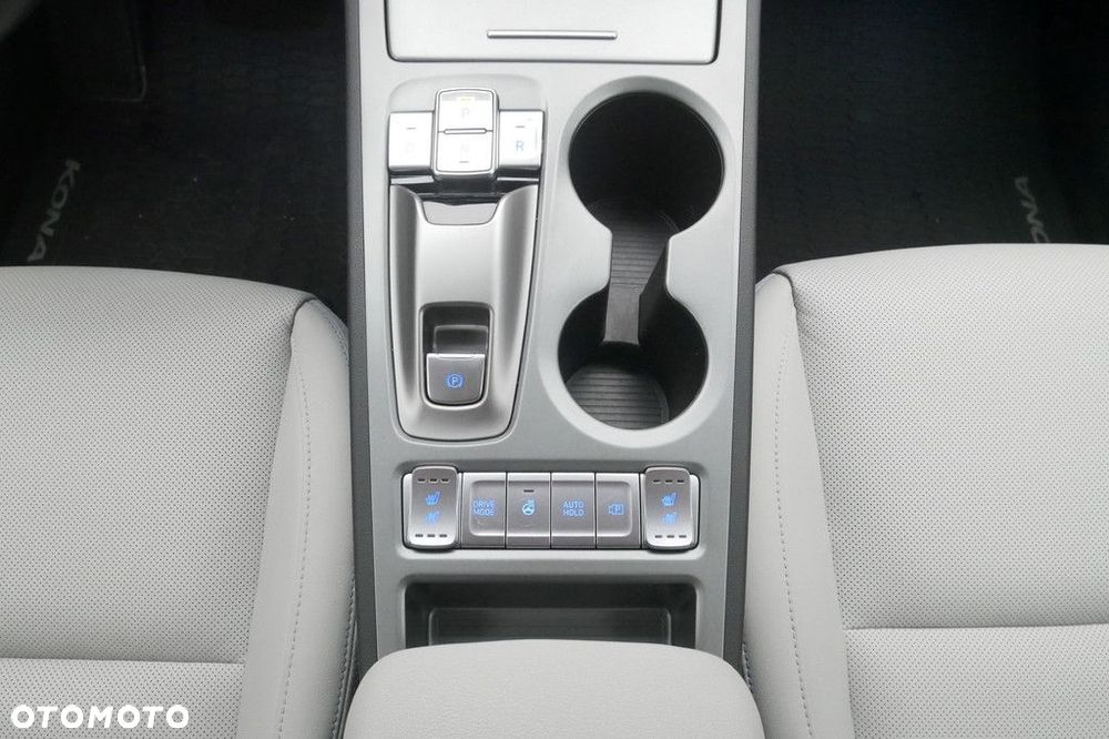 Hyundai Kona 64kWh Executive - 11