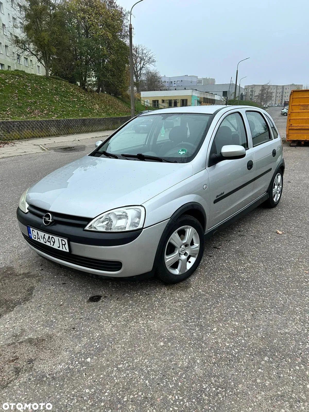 Opel Corsa 1.2 16V Comfort Easytronic - 4