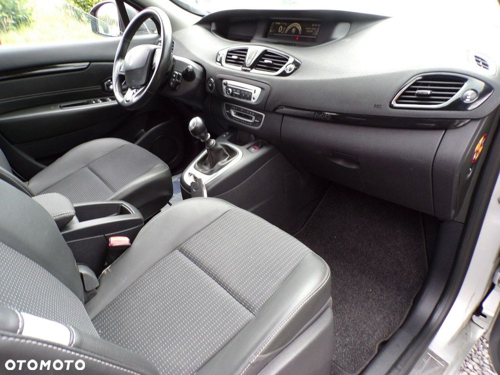 Renault Grand Scenic - 33