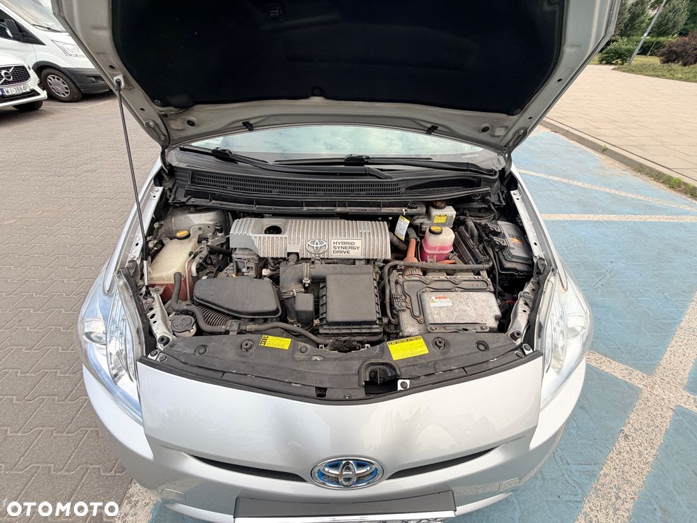 Toyota Prius 1.8 HSD Prestige - 26