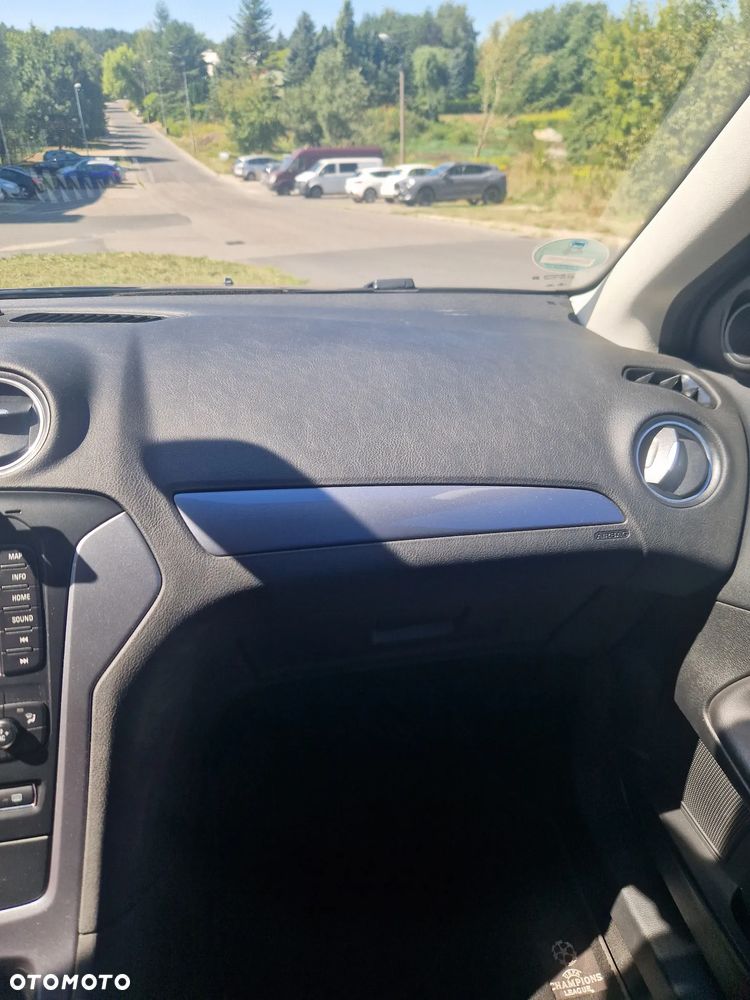 Ford Mondeo 2.0 TDCi Champions Edition - 24
