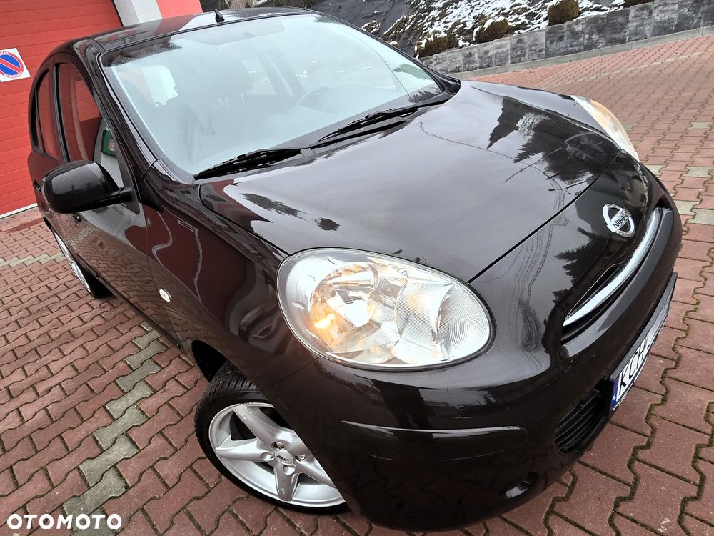 Nissan Micra 1.2 Bild der Frau - 12