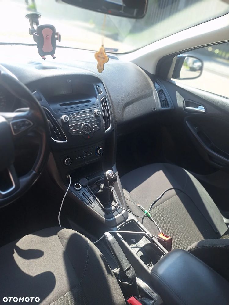 Ford Focus 1.6 SYNC Edition - 5