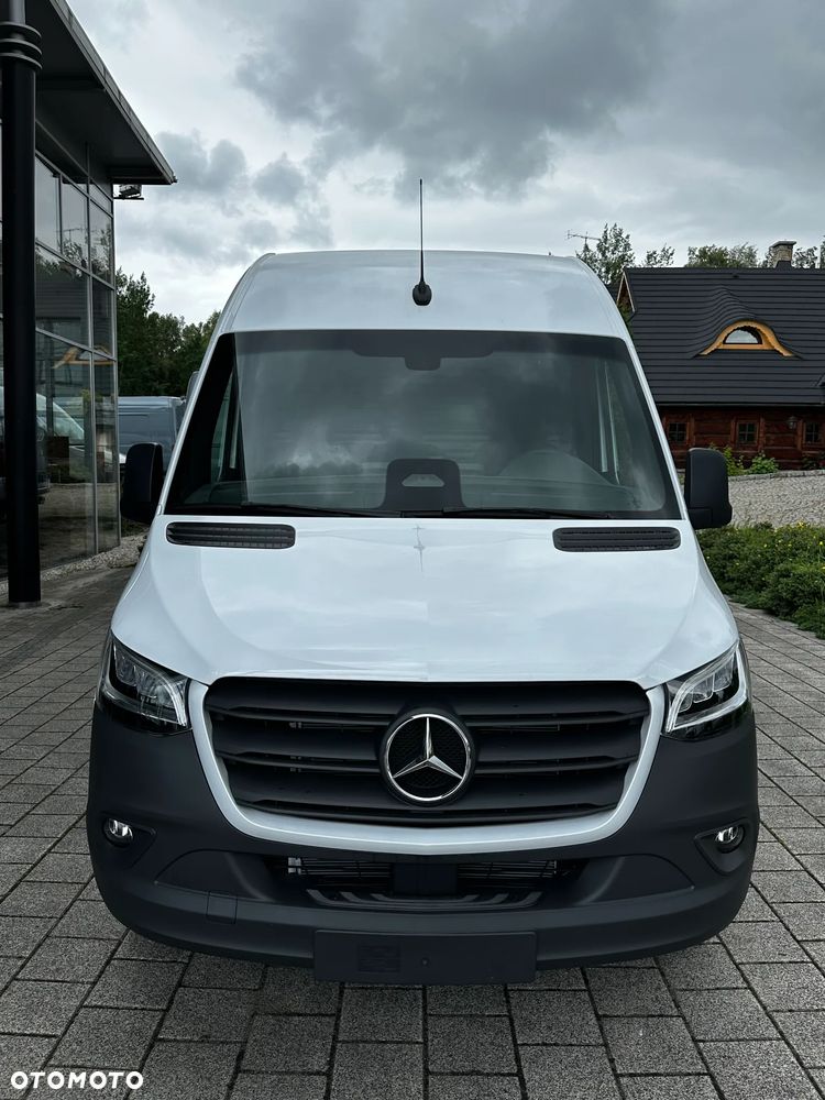 Mercedes-Benz Sprinter - 4