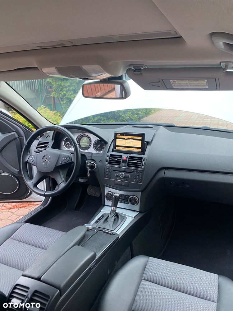 Mercedes-Benz Klasa C 320 CDI Avantgarde 4-Matic - 39