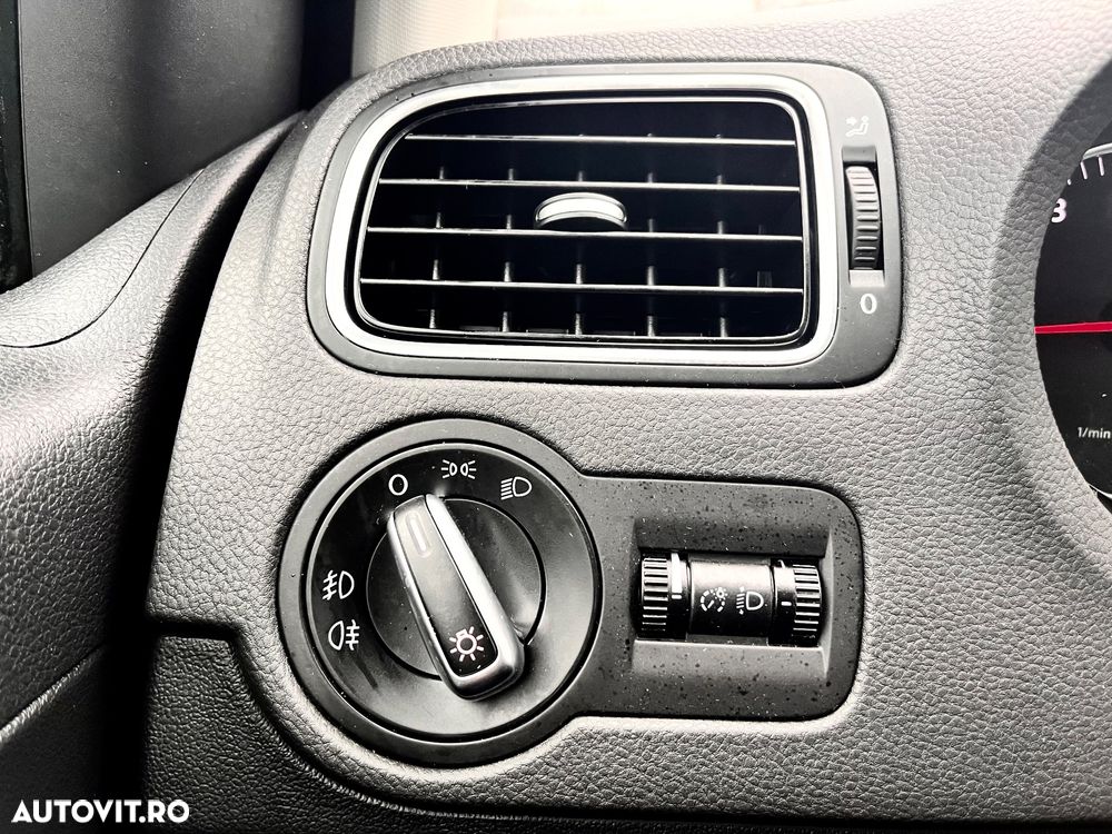 Volkswagen Polo 1.6 TDI DSG Life - 21