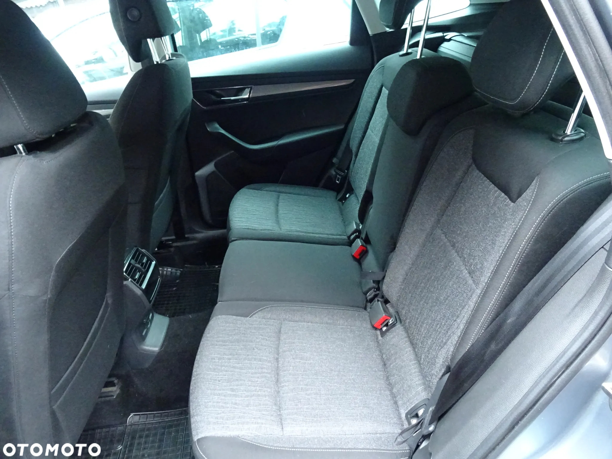 Skoda Karoq 1.5 TSI DSG Style - 10
