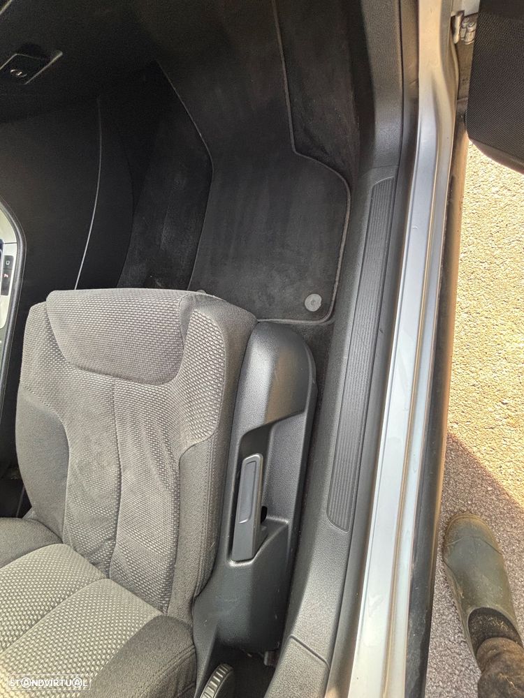 VW Passat 2.0 TDI Confortline - 15