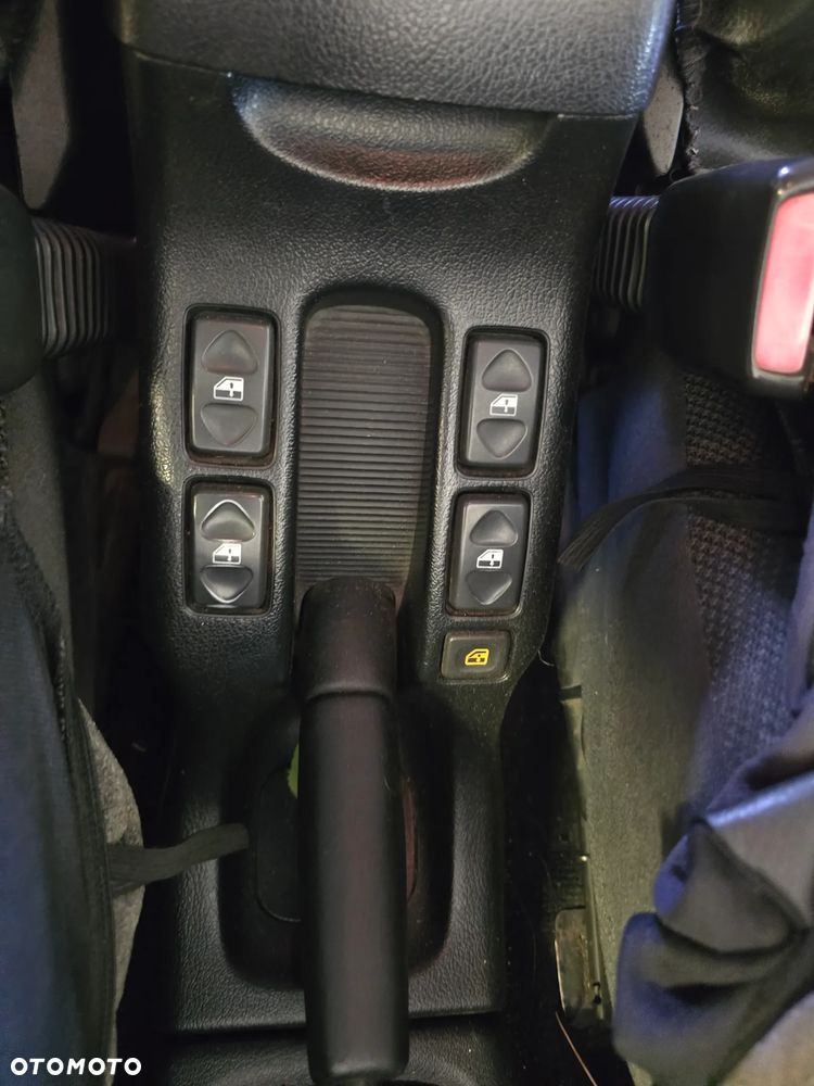 Land Rover Freelander 2.0 D - 22