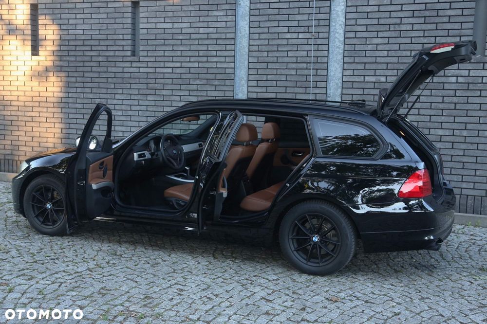 BMW Seria 3 318d DPF Touring - 6