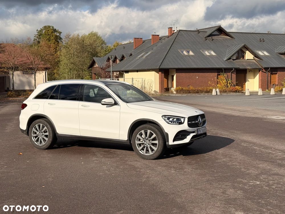 Mercedes-Benz GLC 300 4Matic 9G-TRONIC AMG Line Plus - 4
