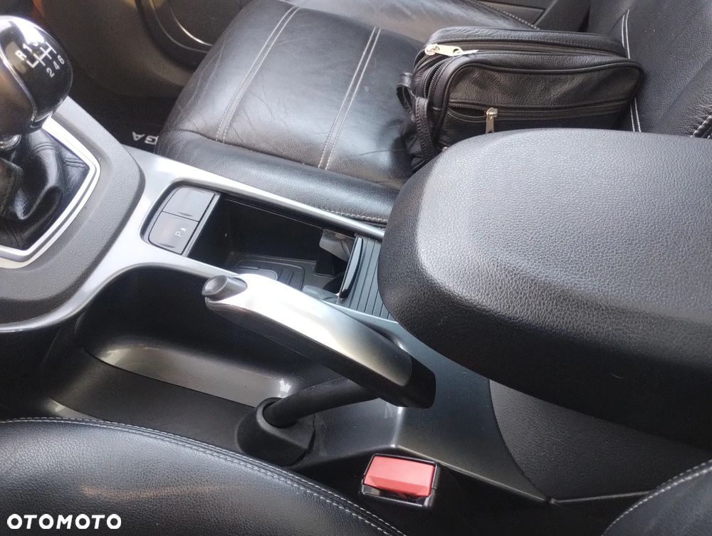 Ford Kuga 2.0 TDCi 4x4 Titanium - 16