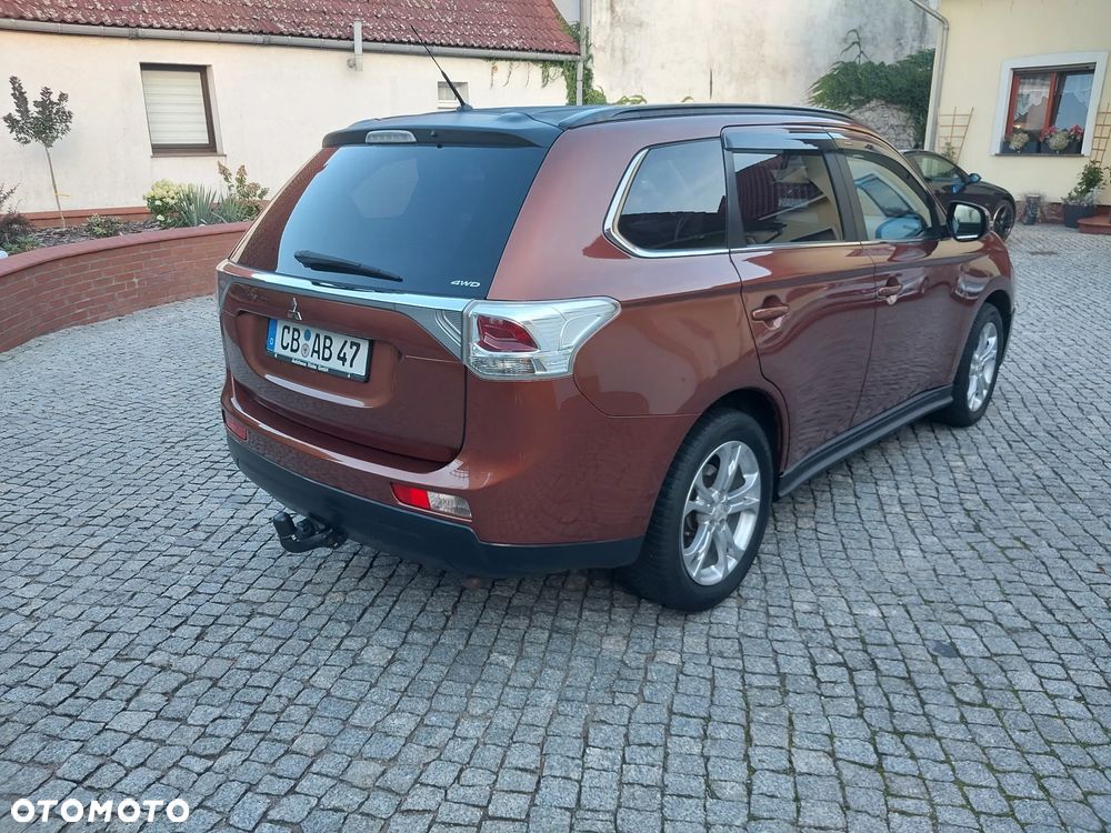 Mitsubishi Outlander 2.2 DI-D 4WD Diamant Edition - 8