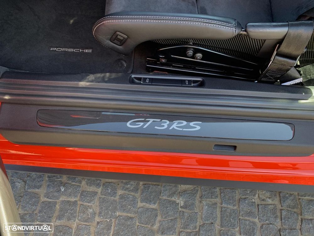 Porsche 911 Série F - 17