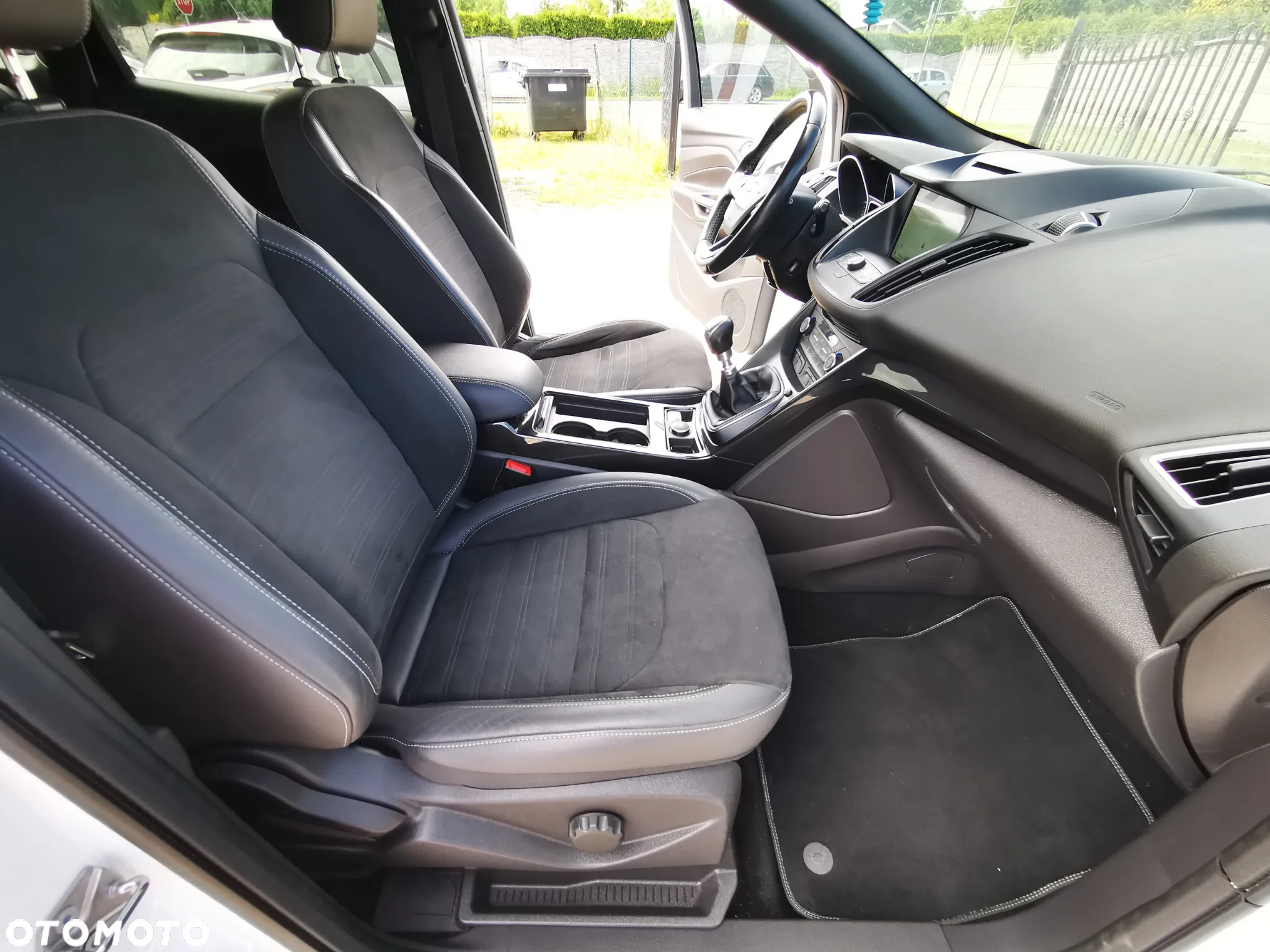 Ford Kuga 2.0 TDCi 4x4 ST-Line - 14