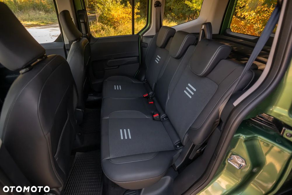 Ford Tourneo Courier - 32