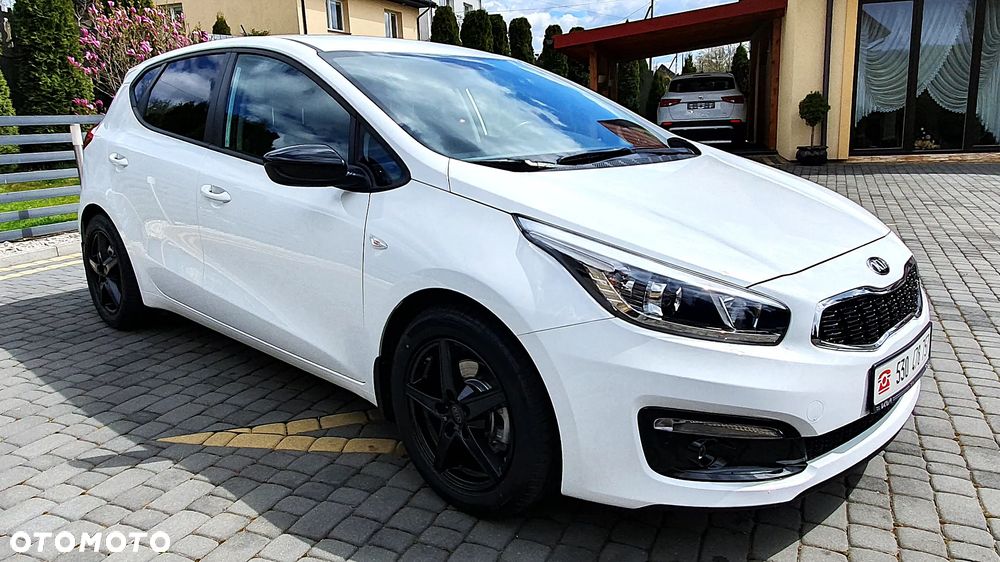 Kia Ceed - 13