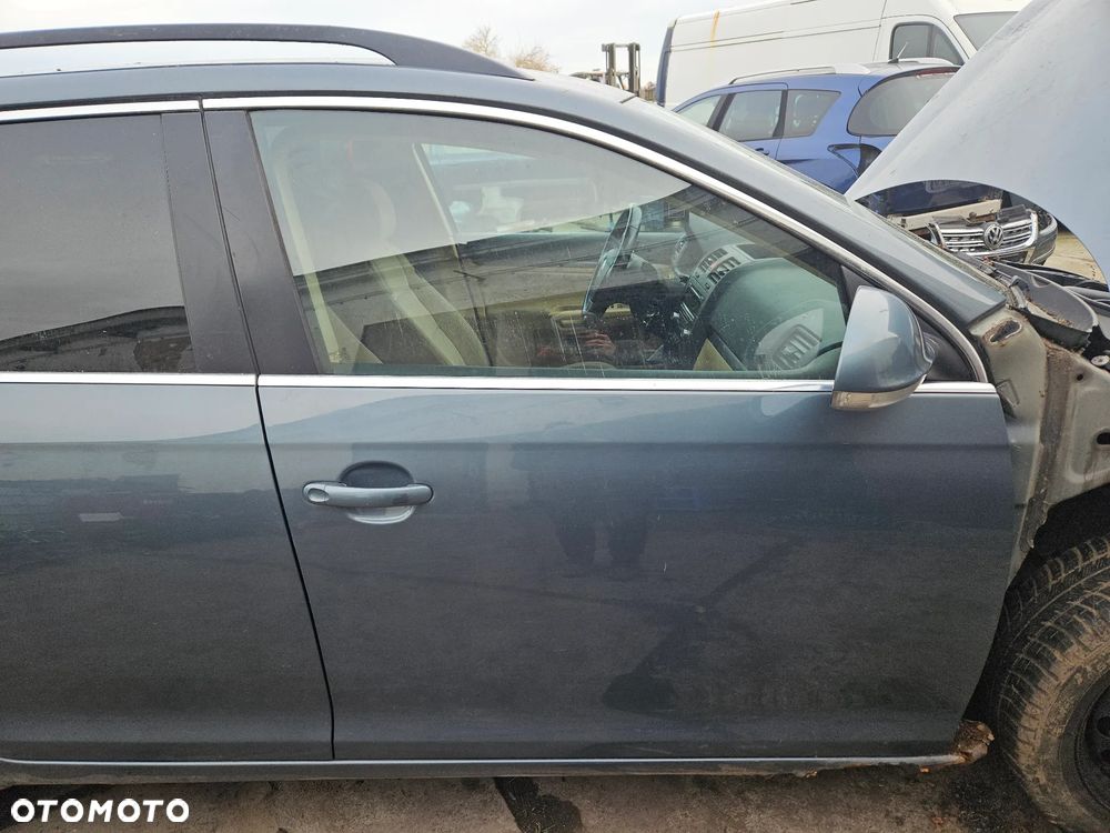 Drzwi prawe przód przednie VW JETTA  Golf 5 V kombi 2009r LA6R - 1