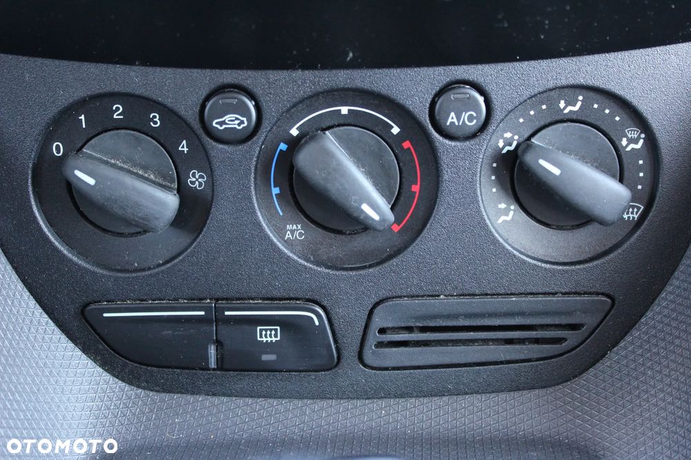 Ford Tourneo Connect 1.6 TDCi Titanium - 22