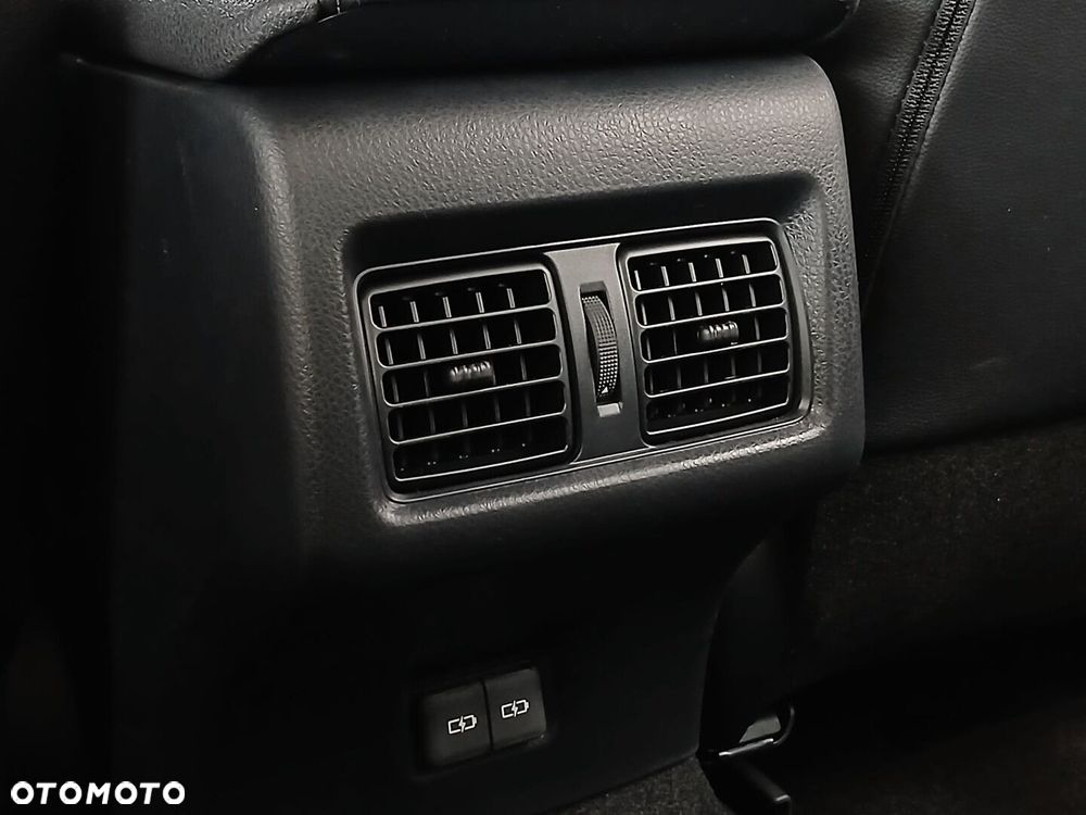 Toyota Camry - 39