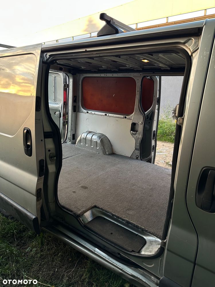 Opel Vivaro - 11