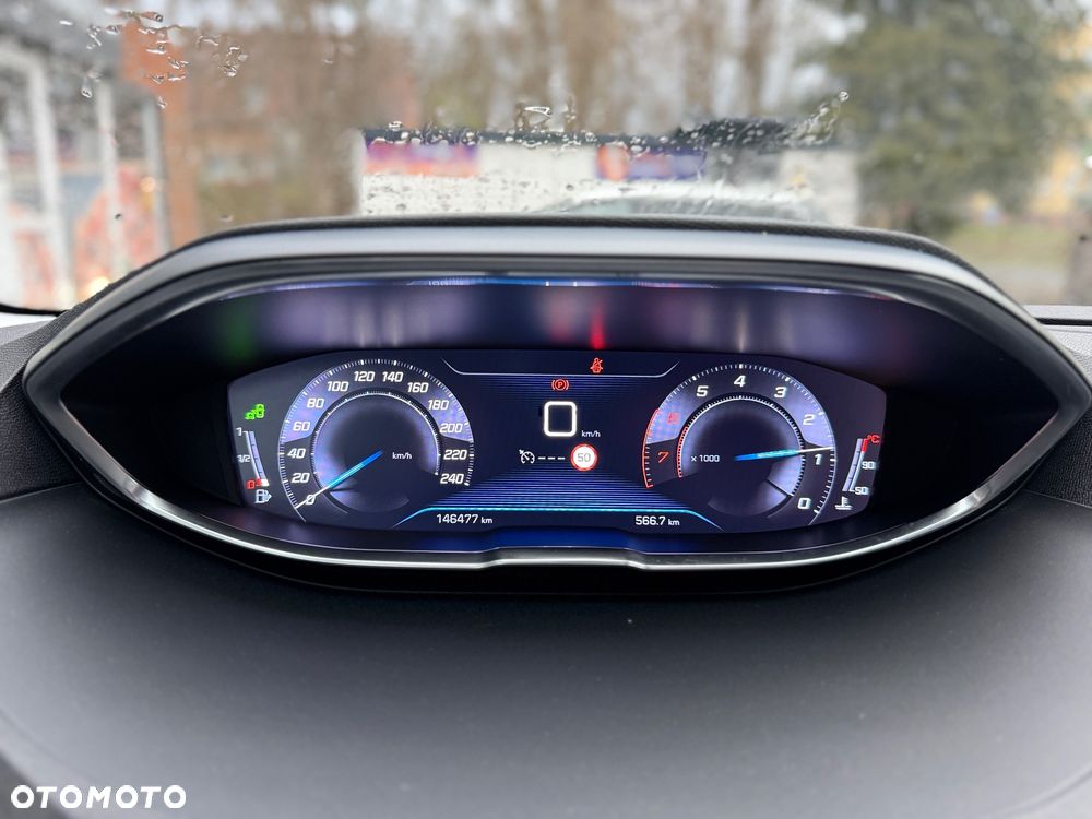 Peugeot 3008 1.2 PureTech Allure S&S - 36