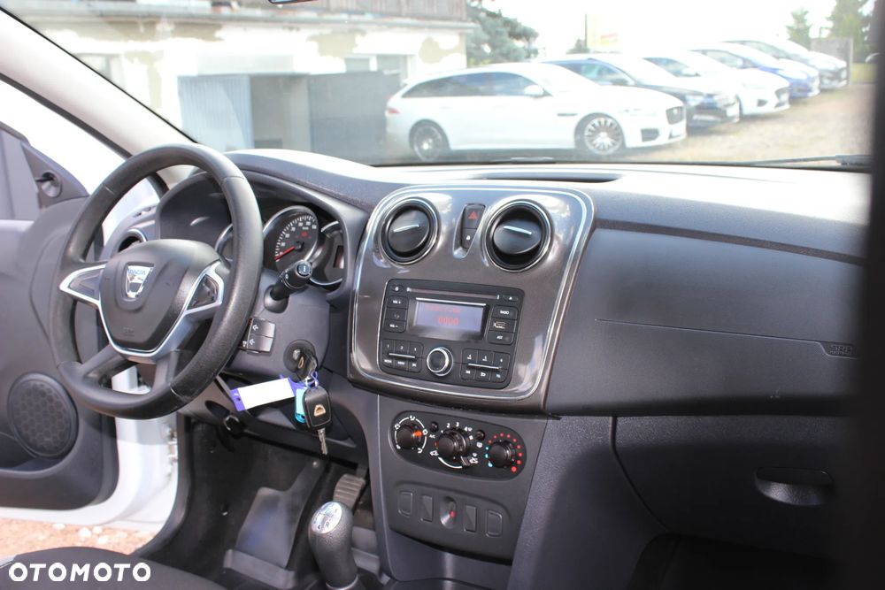 Dacia Sandero - 10