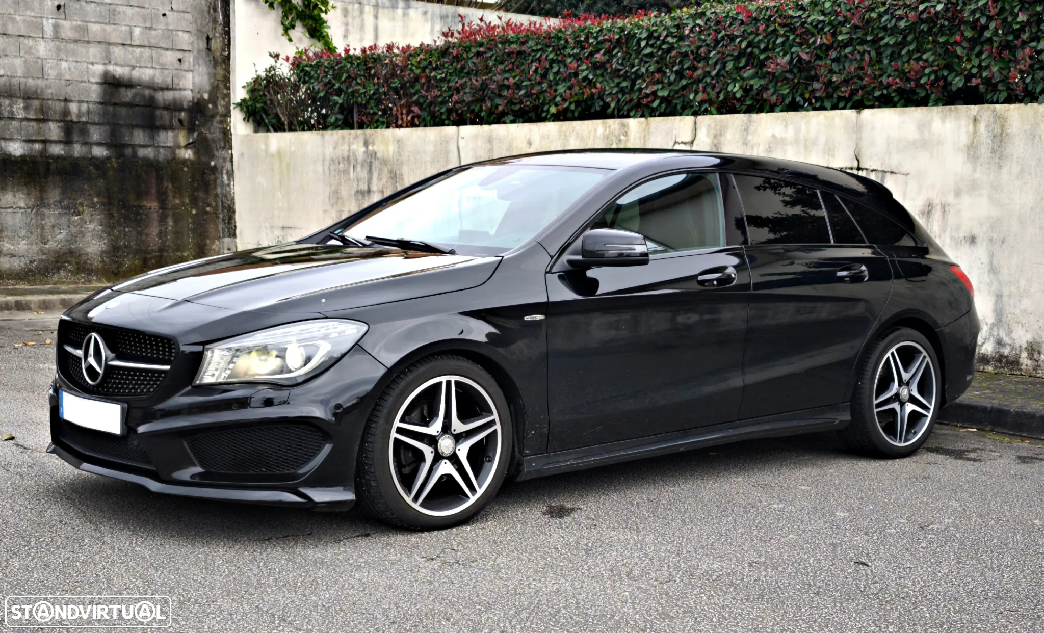 Mercedes-Benz CLA 180 d Shooting Brake AMG Line - 4