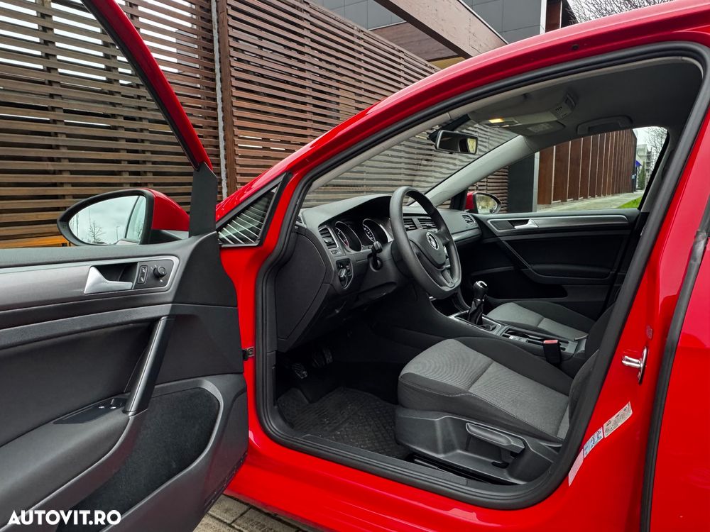 Volkswagen Golf 1.6 TDI DPF Comfortline - 13