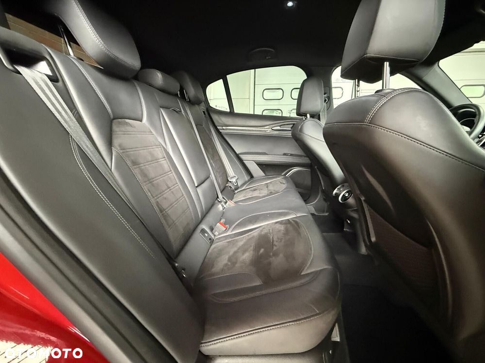 Alfa Romeo Stelvio 2.0 Turbo Veloce TI Q4 - 13
