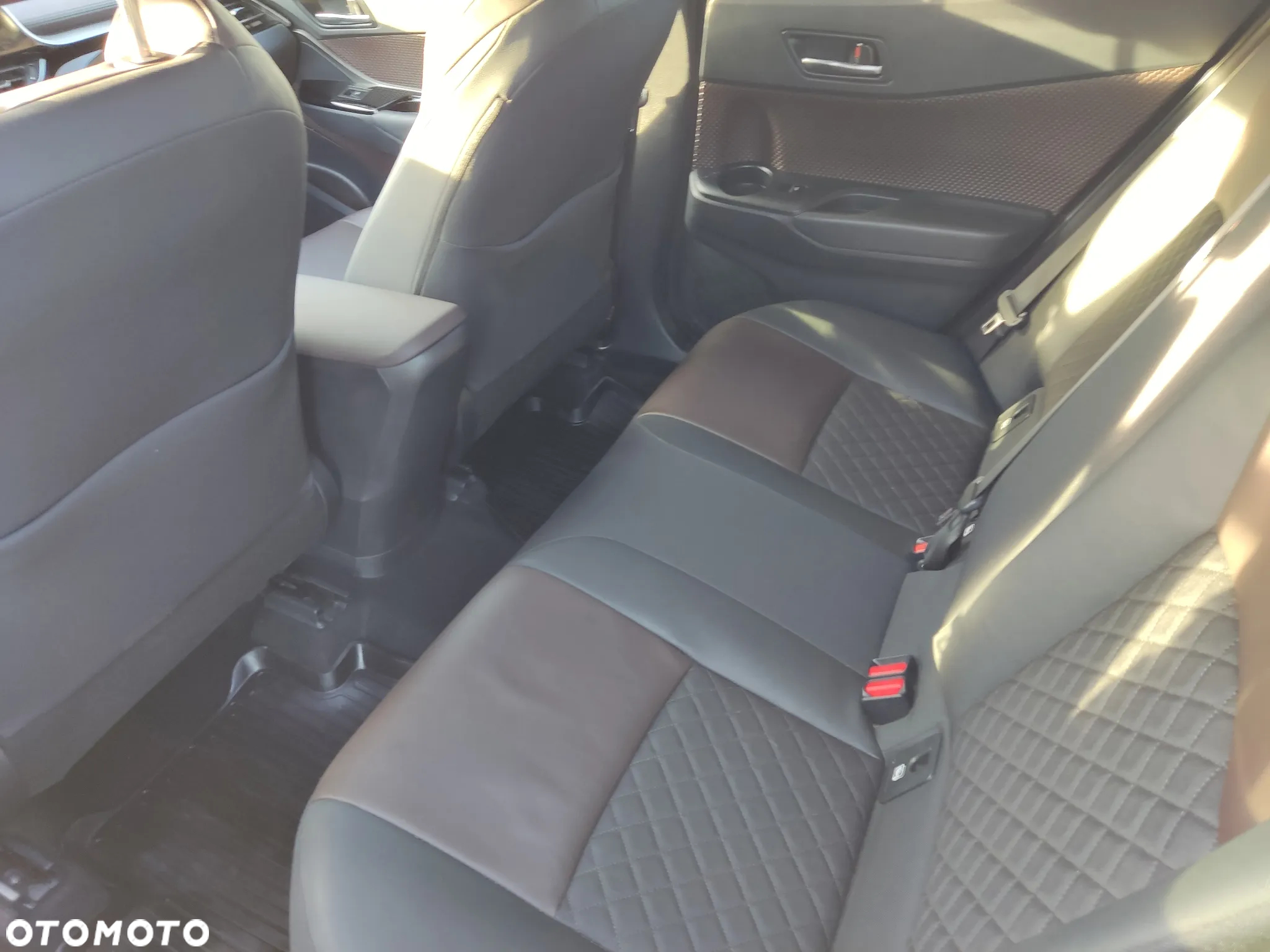 Toyota C-HR 1.8 Hybrid Prestige - 3