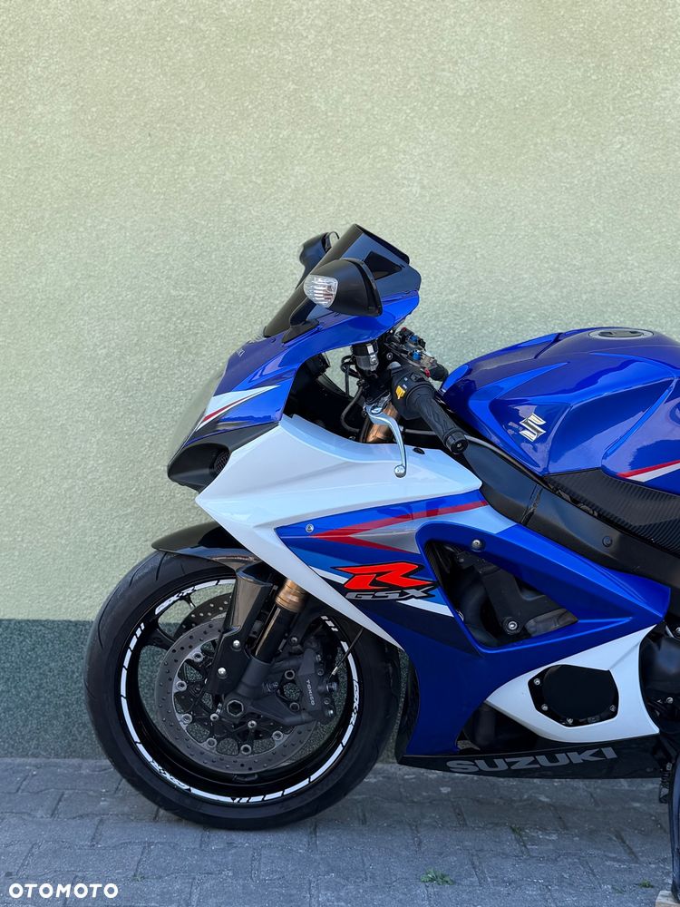 Suzuki GSX-R - 25