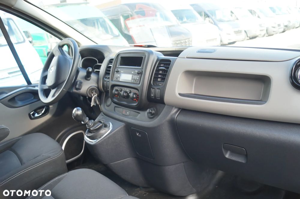 Renault Trafic - 23