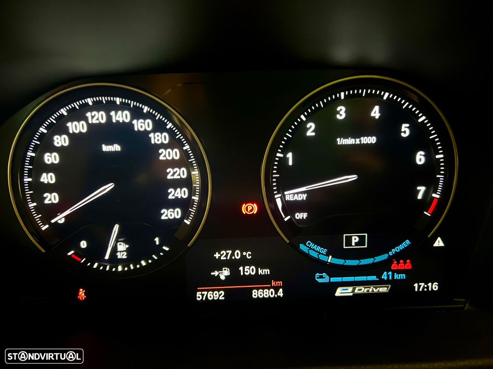 BMW 225xe Active Tourer - 15